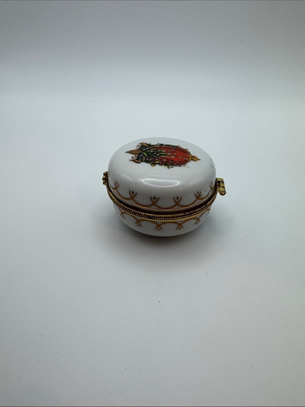 Imperial Romanov Porcelain Handpainted Gold Trim Trinket Vanity Box Oval - Picture 7 of 10